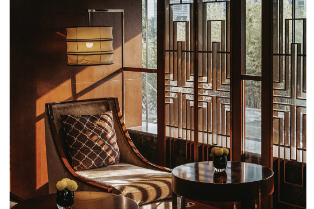 在五星级酒店健身房里，自己习练瑜伽是什么感受？