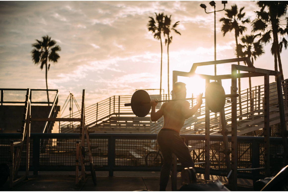 健身必备时尚单品？最IN单品？KOL达人招募令? 新一年，高端游泳健身嗨起来~